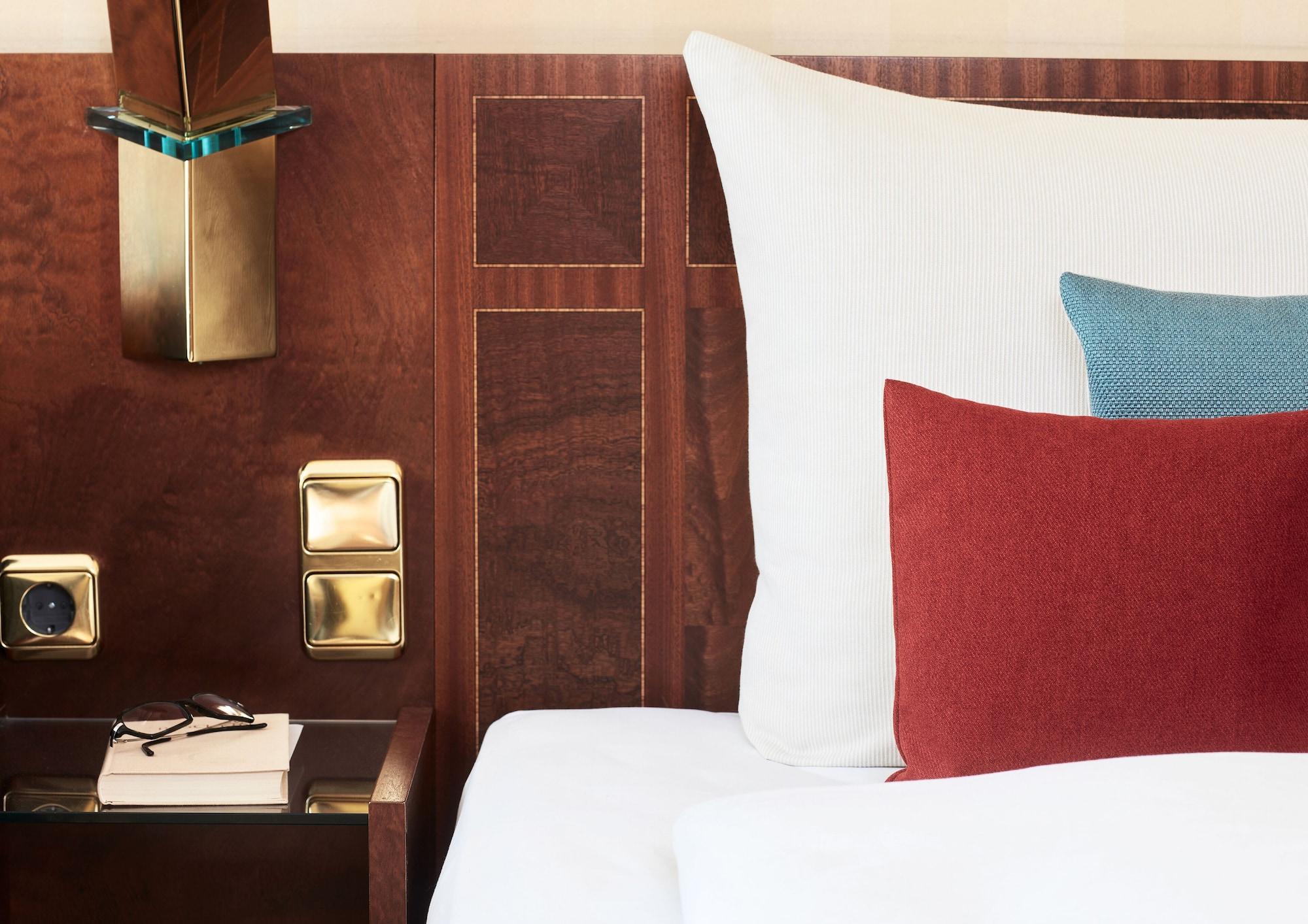 Living Kanzler Hotel Bonn