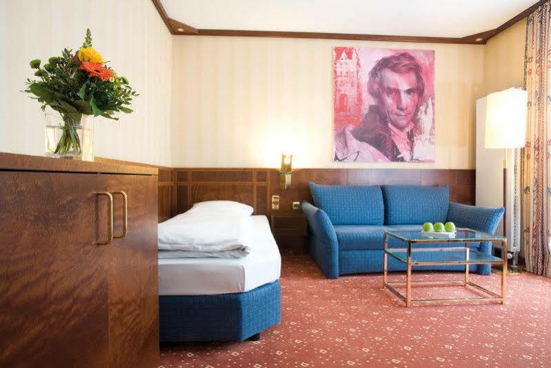 Living Kanzler Hotel Bonn