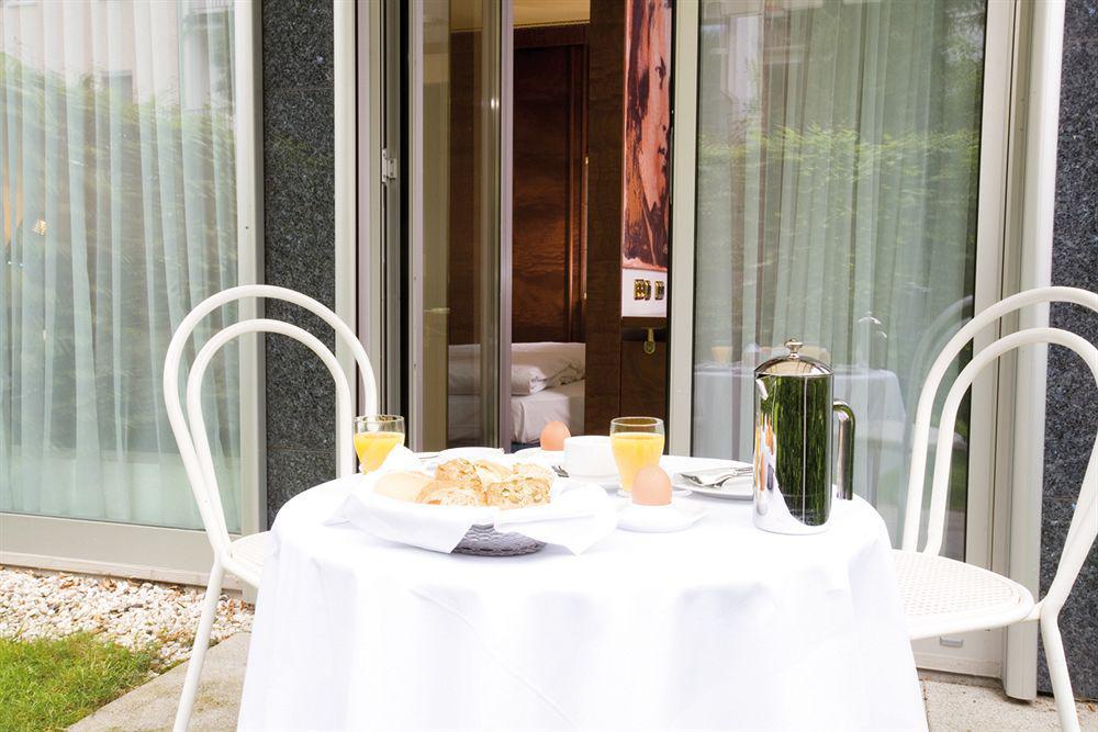 Living Kanzler Hotel 4*